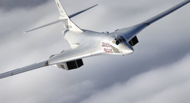 Máy bay ném bom siêu thanh hạng nặng Tu-160. Ảnh: Bộ Quốc phòng Nga.