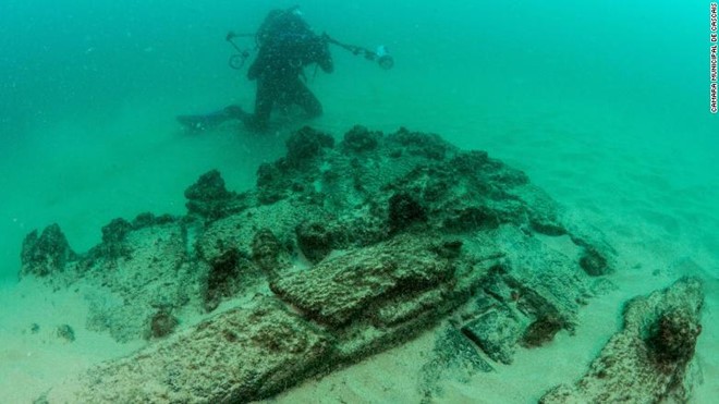 Các nhà khảo cổ đại dương tìm thấy xác tàu ở ngoài khơiCascais, Bồ Đào Nha. Ảnh: CNN.