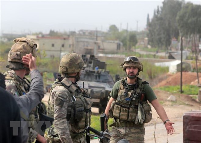 Binh sỹ Thổ Nhĩ Kỳ tại trạm kiểm soát an ninh ở Afrin, Syria.