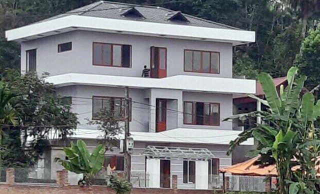 Ngôi nhà 3 tầng với mặt sàn 100m2 của cầu thủ Đức Chinh được xây dựng tại xóm Dụ, xã Xuân Đài, Tân Sơn, Phú Thọ.