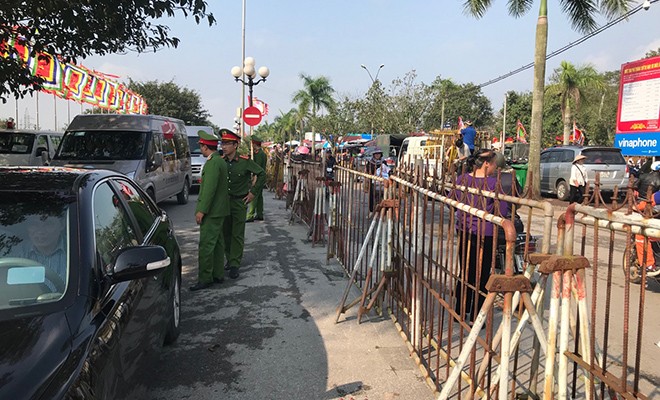 Nam Định phân luồng từ xa, bố trí hơn 2.000 công an bảo vệ lễ khai ấn