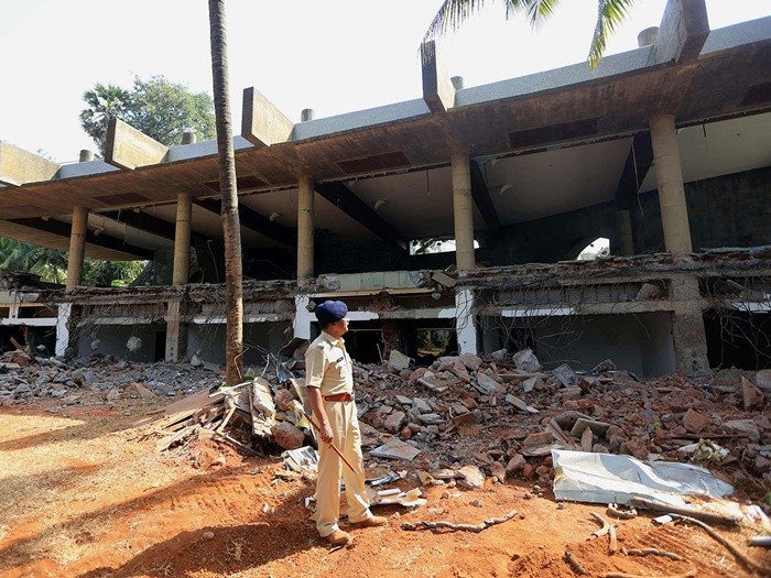 Biệt thự xây trái phép của tỉ phú Nirav Modi bị phá hủy hôm 8/3.