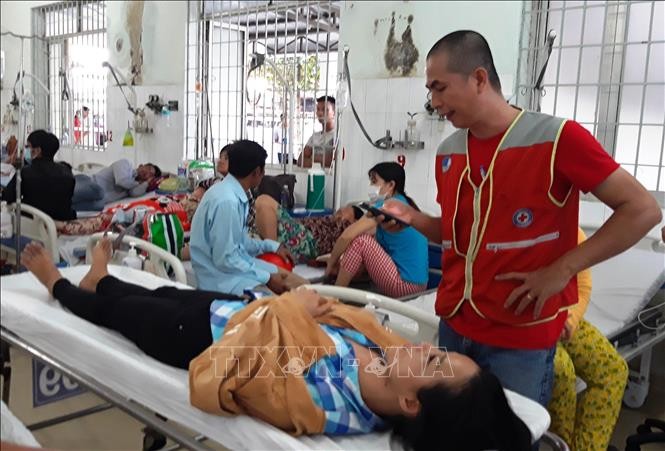 Chị Trần Thị Tuyết Mai được đưa đi cấp cứu tại Bệnh viện đa khoa tỉnh Tây Ninh.