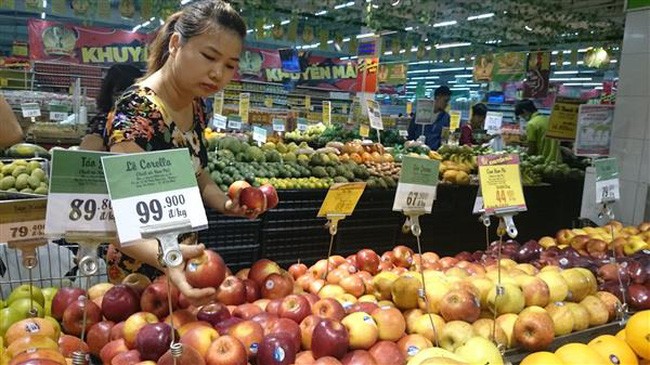 Từ đầu năm đến nay, tính bình quân mỗi tháng người Việt chi 120 triệu USD để nhập khẩu rau quả.