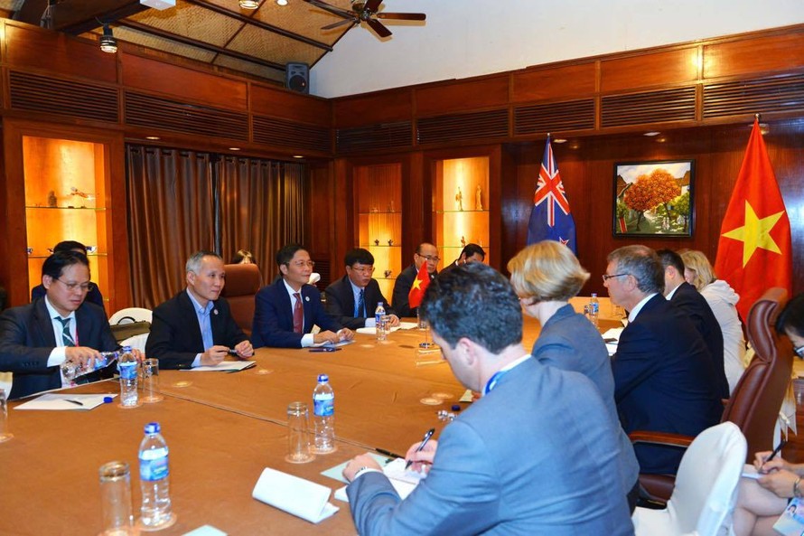 Bộ trưởng Trần Tuấn Anh tại các cuộc gặp song phương bên lề Tuần lễ Cấp cao APEC 2017