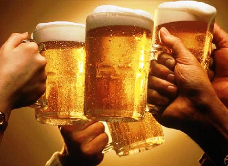 Mỗi người Việt trên 15 tuổi uống tới 170 lít bia một năm