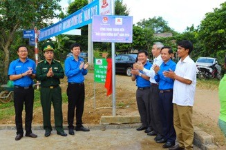 Khánh thành công trình thanh niên “Ánh sáng đường quê”