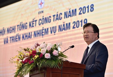 Phó Thủ tướng Trịnh Đình Dũng yêu cầu EVN phải đảm bảo không để thiếu điện năm 2019. Ảnh: VGP. 