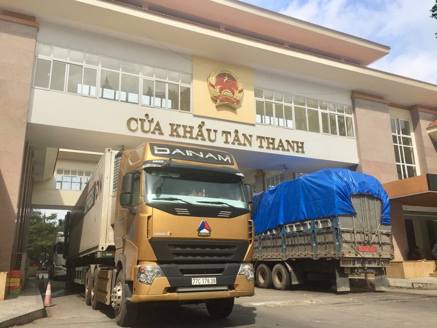 Hiện có gần 500 xe chở nông sản đang bị ùn ứ tại cửa khẩu Tân Thanh