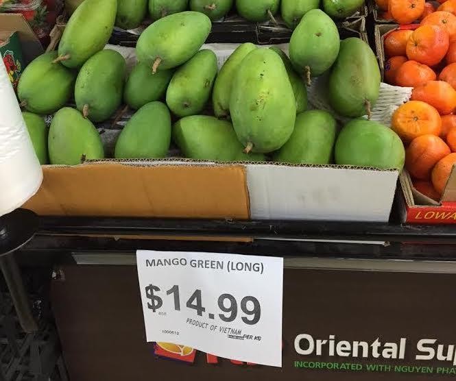 Xoài xanh Việt Nam được bán ở siêu thị của Úc