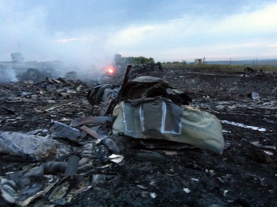 Hiện trường máy bay MH17 bị rơi. Ảnh; AFP