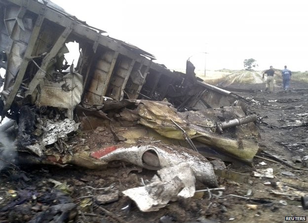 Hiện trường MH17 bị rơi