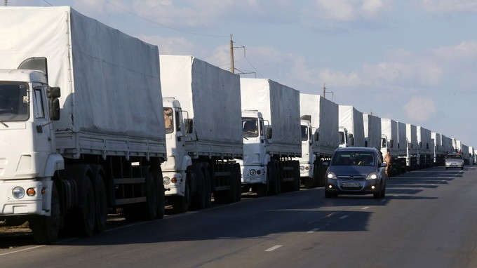 Đoàn xe cứu trợ của Nga đi vào Ukraine