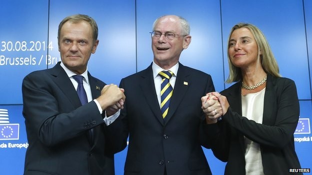 Ông Donald Tusk (trái) và bà Federica Mogherini (phải) với cựu Chủ tịch EC Van Rompuy