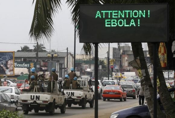 Đoàn xe Liên Hợp Quốc trong chiến dịch chống Ebola ở Tây Phi