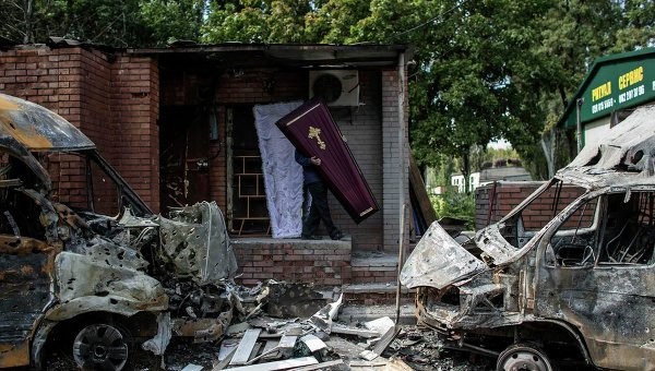 Cảnh hoang tàn vì xung đột ở miền đông Ukraine