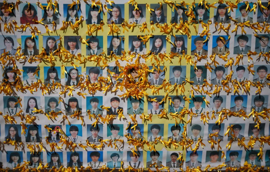 Di ảnh các học sinh trong vụ chìm phà Sewol