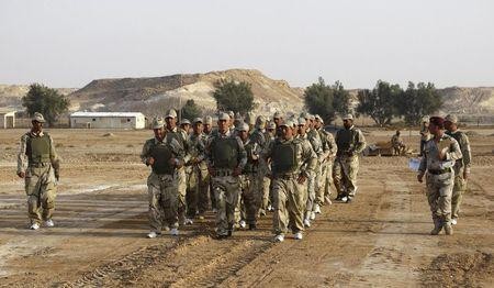 Các chiến binh người Sunni tham gia khóa huấn luyện chống IS 