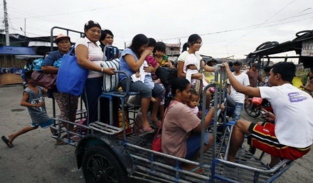 Người dân ở thủ đô Manila sơ tán