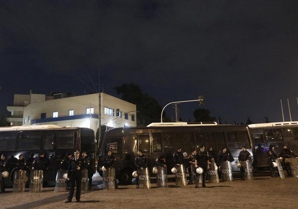 Cảnh sát bên ngoài tòa nhà đại sứ quán Israel tại Hy Lạp