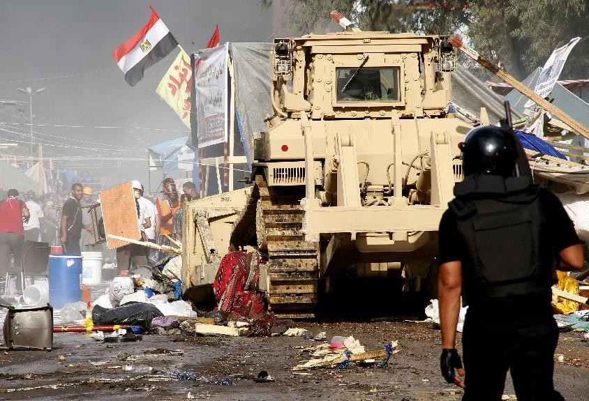 Quân đội Ai Cập giải tán khu lán trại người biểu tình hồi tháng 8/2013.
