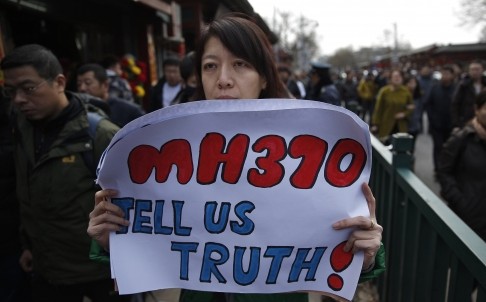 "Chúng tôi muốn biết sự thật!"-vợ 1 hành khách trên MH370 tại Bắc Kinh