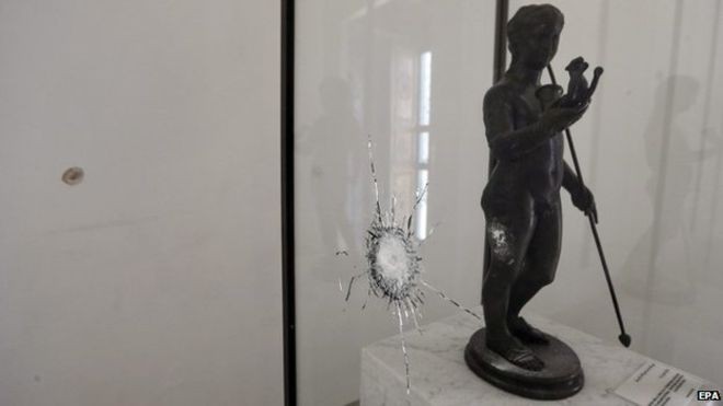 Vết đạn sau vụ khủng bố tại bảo tàng quốc gia Bardo ở thủ đô Tunis, Tunisia 