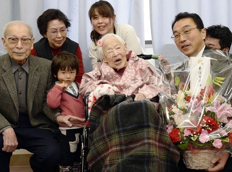 Bà Misao Okawa đón sinh nhật 117 tuổi bên gia đình