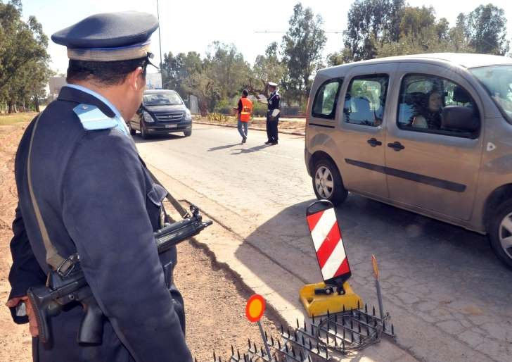 Cảnh sát Maroc phong tỏa tuyến đường sau vụ tai nạn.