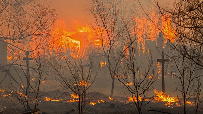 Cháy lớn thiêu rụi gần 1.000 ngôi nhà ở Siberia