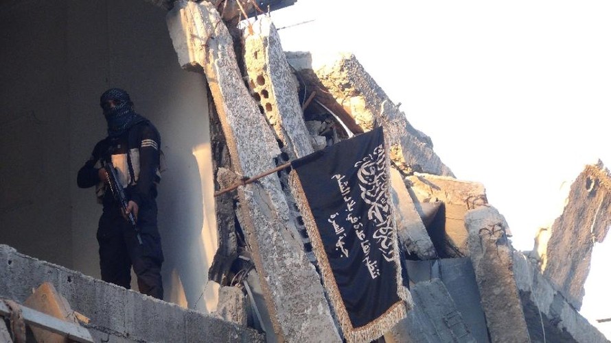 Một tay súng Mặt trận Al-Nusra - một nhánh của tổ chức khủng bố quốc tế của Al-Qaeda ở Syria.