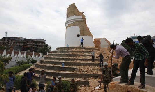 Động đất Nepal, bảo tháp gần 200 năm phút chốc thành gạch vụn
