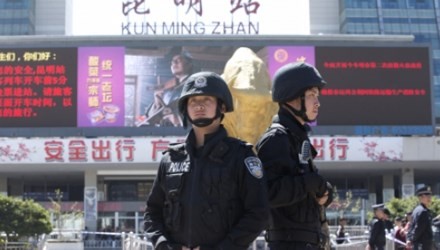 Trung Quốc tăng cường an ninh tại các ga tàu.