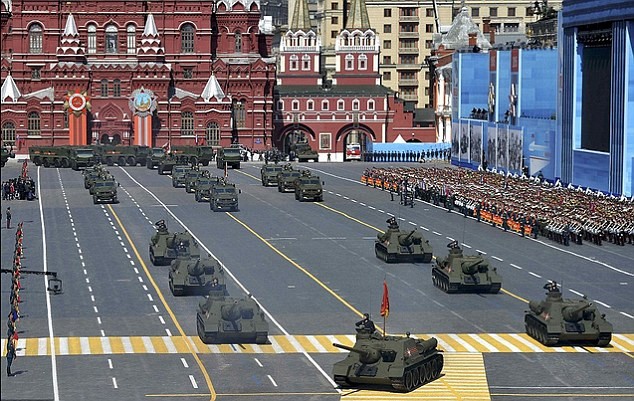 Quân đội Nga phô diễn lực lượng trên Quảng trường Đỏ