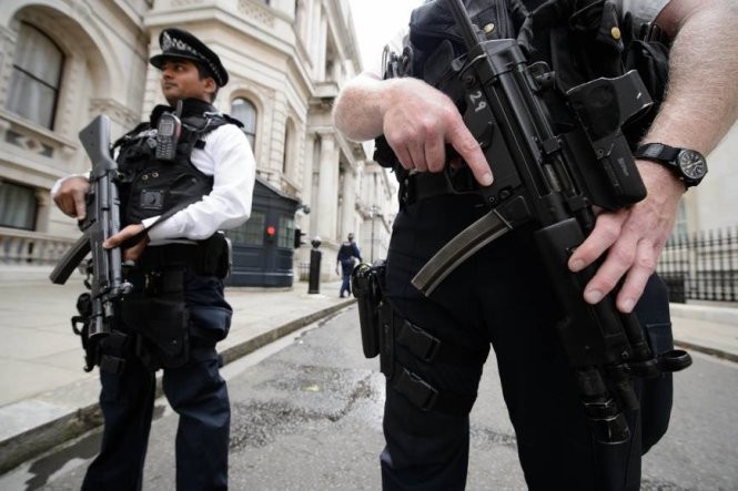 Cảnh sát Anh bảo vệ tại thủ đô London.