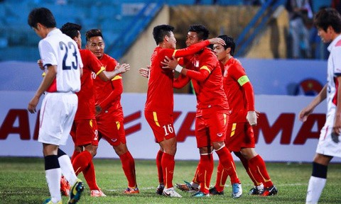 U23 Việt Nam ăn mừng bàn gỡ hoà 1-1 của Mạnh Hùng