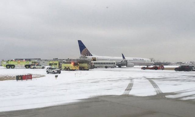 Máy bay Mỹ chở 185 người 'đi lạc' đường băng do thời tiết xấu