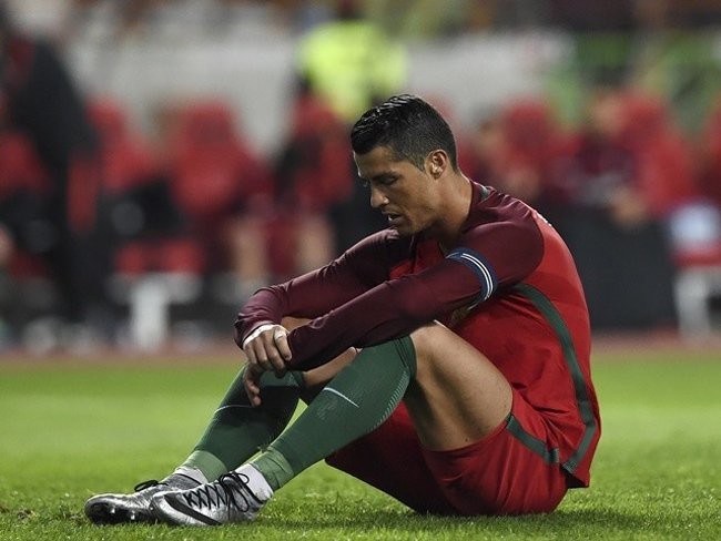 Ronaldo thất vọng khi đội nhà bị Áo cầm hoà 