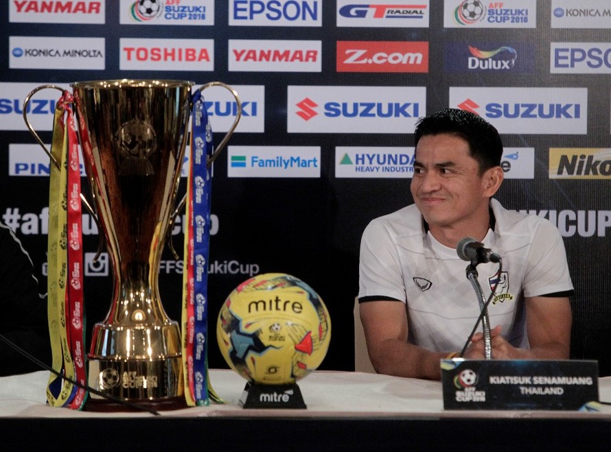 HLV Kiatisuk muốn Thái Lan lần thứ 5 vô địch AFF Cup.