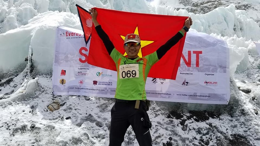 Anh Phạm Duy Cường là người Việt Nam đầu tiên chinh phục marathon tại Everest