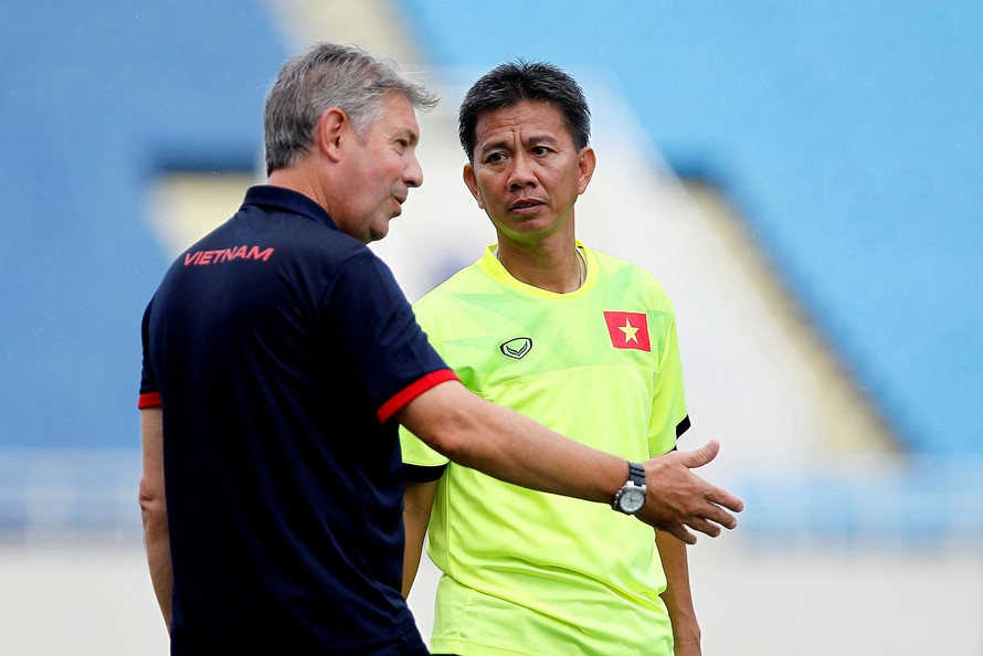 Chuyên gia Đức Jurgen Gede đã hỗ trợ tích cực cho HLV Hoàng Anh Tuấn ở đội tuyển U19 Việt Nam.