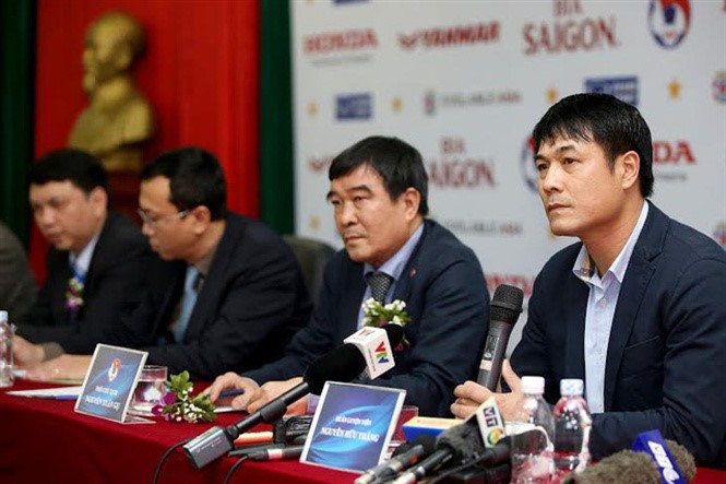 HLV Nguyễn Hữu Thắng đã từ chức sau SEA Games 29 nhưng vẫn chưa được yên.