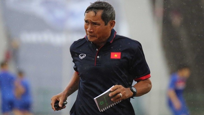 HLV Mai Đức Chung muốn giành tặng chiến thắng trước Campuchia cho đồng nghiệp Park Hang-seo.