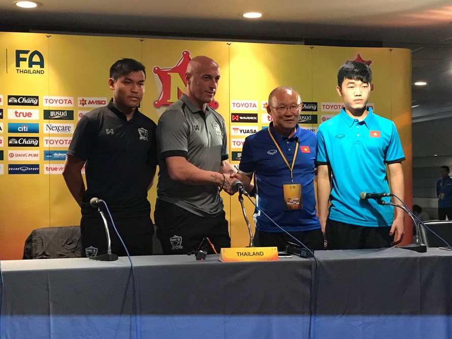 Ông Park Hang Seo muốn U23 Việt Nam cải thiện lối chơi khi gặp U23 Thái Lan ngày 15/12.