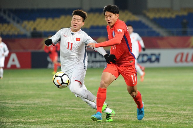 Theo HLV Park Hang Seo, đây là trận đấu đầu tiên nên các cầu thủ U23 Việt Nam phần nào thiếu tự tin. Ảnh: Zing