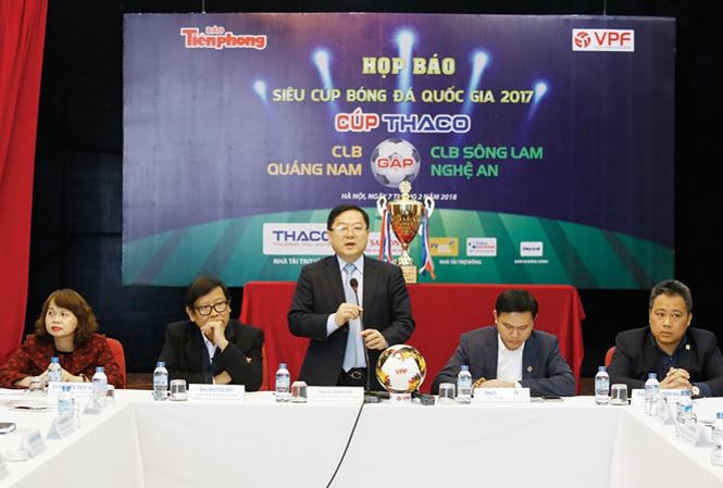 Họp báo công bố thông tin Siêu cúp Quốc gia-cúp THACO 2017 tại Hà Nội.