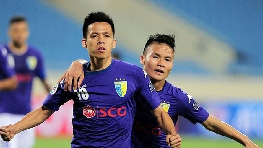 Văn Quyết không được HLV Park Hang Seo gọi vào đội tuyển Việt Nam vì chưa thi đấu ở V-League 2018.