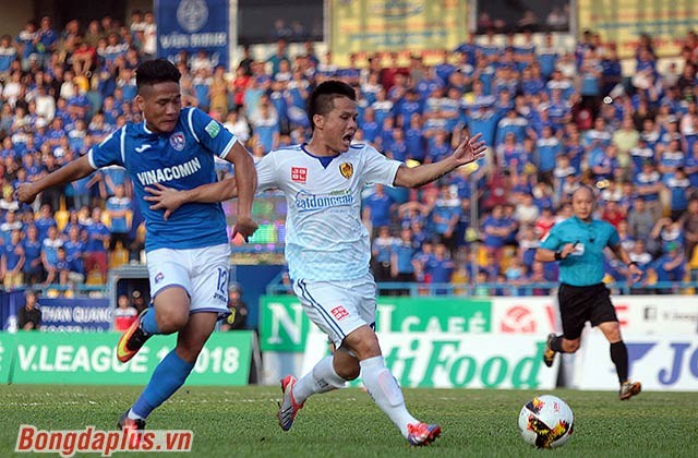 Đương kim vô địch V-League Quảng Nam thua tan nát trước Quảng Ninh ở vòng 4, diễn ra chiều 1/4.