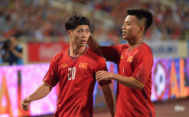 Công Phượng đã chơi rất tốt trong chiến thắng 2-1 của U23 Việt Nam với U23 Palestine tối 3/8. Anh có thể được HLV Park Hang Seo cho nghỉ ngơi ở trận đấu với U23 Oman tối nay.