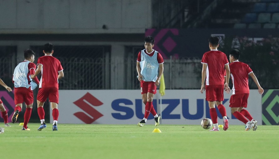 Đội tuyển Việt Nam trong buổi tập cuối cùng trước trận gặp Myanmar. Ảnh: Vnexpress